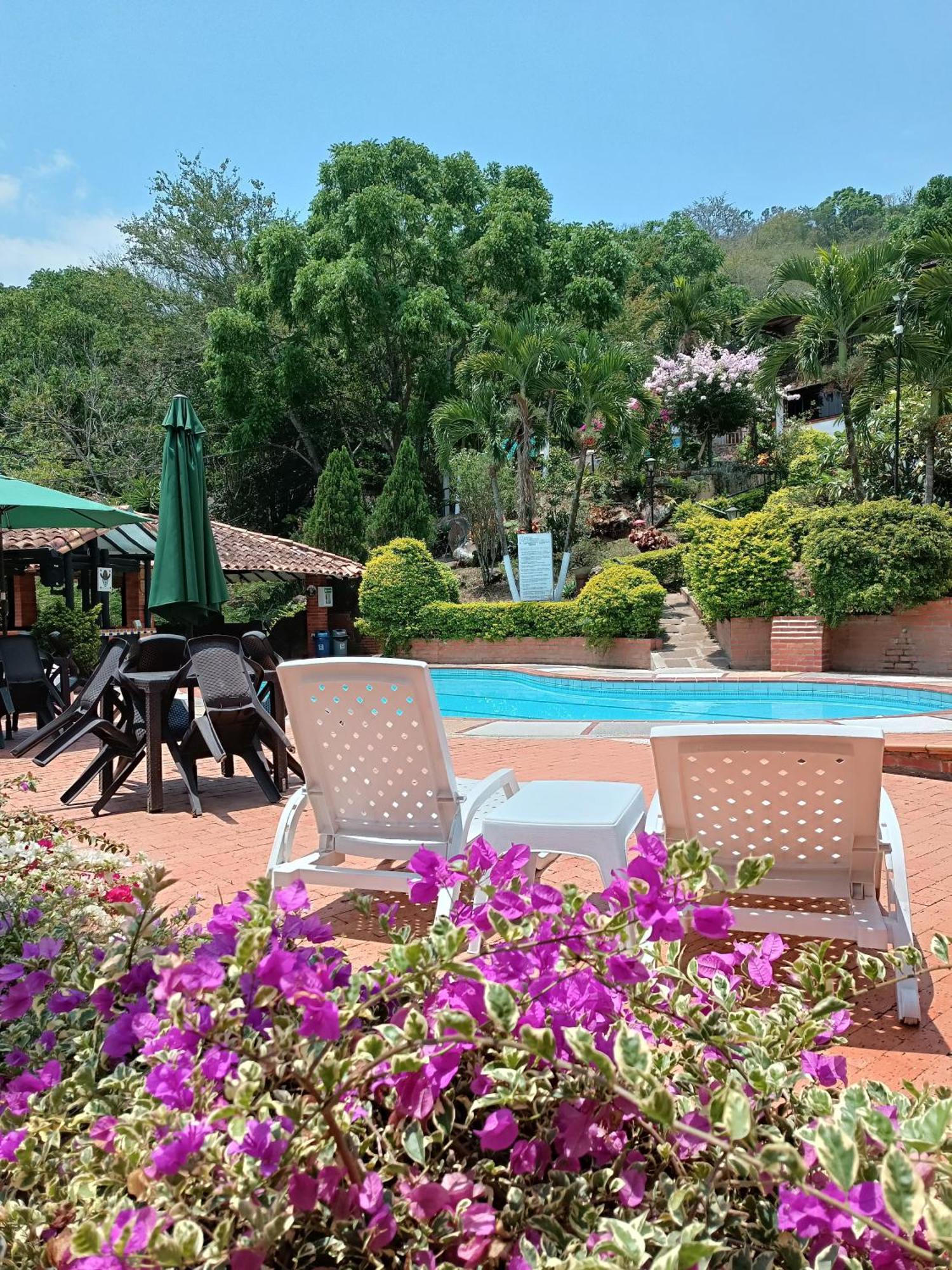 Hotel Campestre Casona Del Camino Real San Gil Bagian luar foto